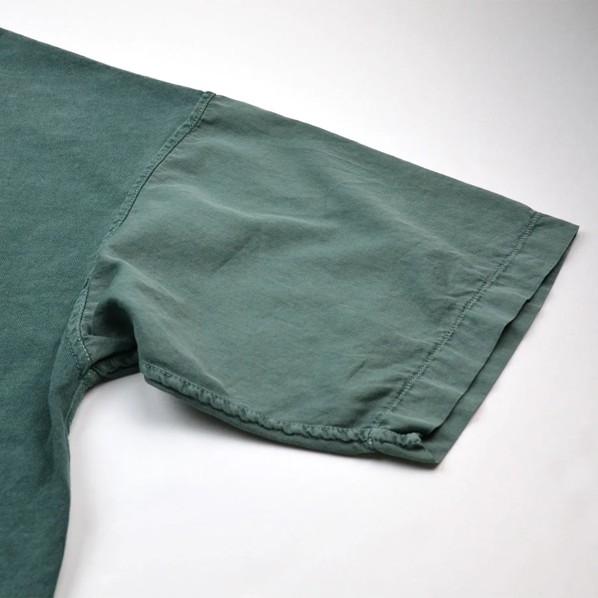 Dana Lee - Twill-sleeved Henley T-shirt - Phtalo Green Sunwash