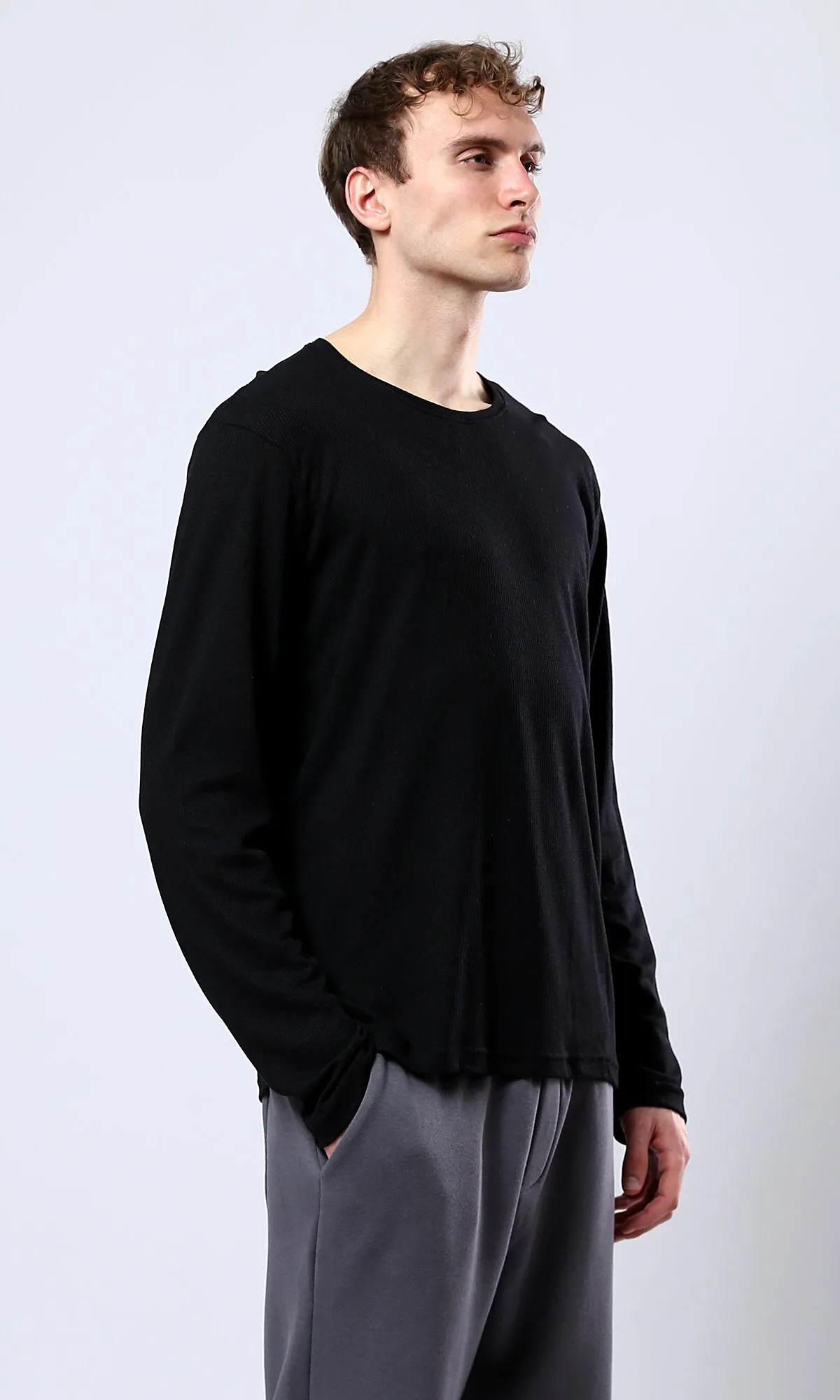 O180765 Black Relaxed Long Sleeves Tee With Crew Neck